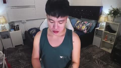 Snapshot of yourlivingonurdream chatting on 15, 2, 2025 -- online show from 15, 2, 2025