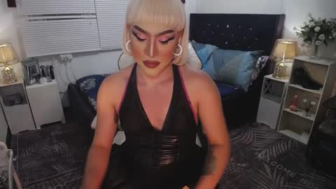 Snapshot of yourlivingonurdream chatting on 17, 2, 2025 -- online show from 17, 2, 2025