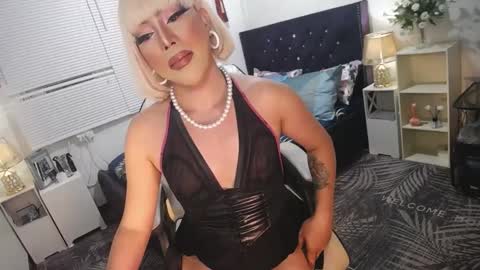 Snapshot of yourlivingonurdream chatting on 18, 2, 2025 -- online show from 18, 2, 2025