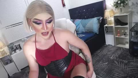 Snapshot of yourlivingonurdream chatting on 19, 2, 2025 -- online show from 19, 2, 2025