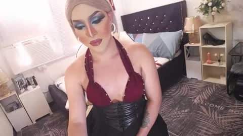 Snapshot of yourlivingonurdream chatting on 23, 2, 2025 -- online show from 23, 2, 2025