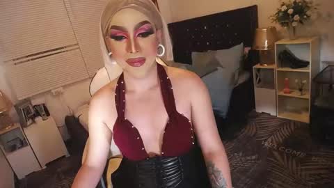 Snapshot of yourlivingonurdream chatting on 2, 3, 2025 -- online show from 2, 3, 2025