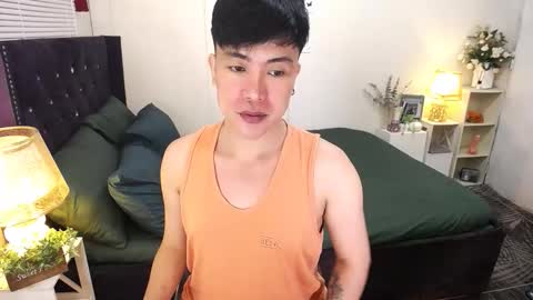 Snapshot of yourlivingonurdream chatting on 19, 9, 2025 -- online show from 19, 9, 2025