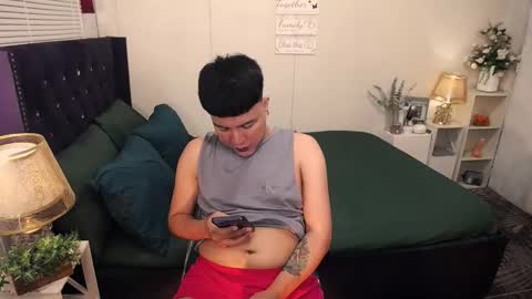 Snapshot of yourlivingonurdream chatting on 30, 9, 2025 -- online show from 30, 9, 2025