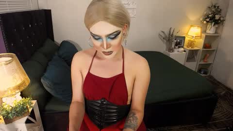 Snapshot of yourlivingonurdream chatting on 3, 10, 2025 -- online show from 3, 10, 2025