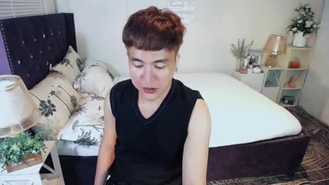 Snapshot of yourlivingonurdream chatting on 20, 10, 2025 -- online show from 20, 10, 2025