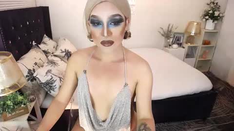 Snapshot of yourlivingonurdream chatting on 9, 11, 2025 -- online show from 9, 11, 2025