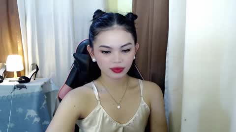 Snapshot of yourlovelytranspinay chatting on 28, 2, 2025 your lovely Dina online show from 28, 2, 2025