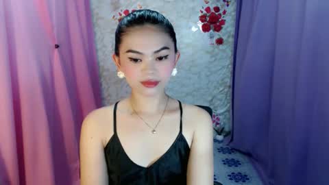 Snapshot of yourlovelytranspinay chatting on 16, 10, 2025 your lovely Dina online show from 16, 10, 2025