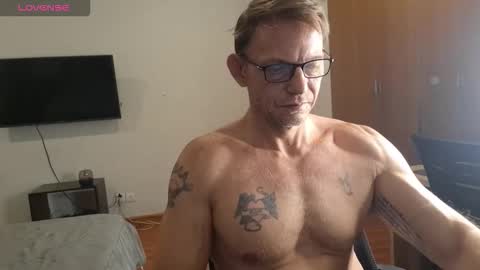 Ellie and Wesley online show from 15, 12, 2025