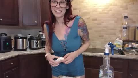 Yournaughtysuccubus online show from 4, 1, 2025