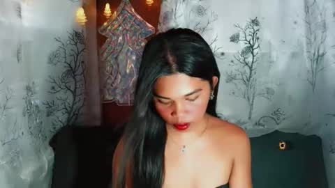 Snapshot of yourqueen_19 chatting on 29, 4, 2026 yourqueen_19 online show from 29, 4, 2026