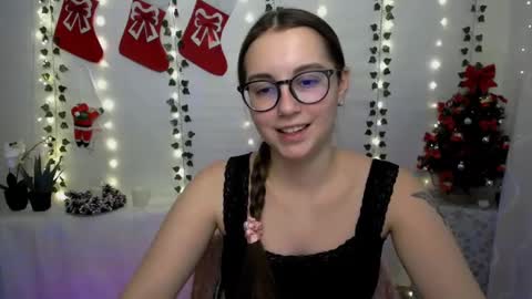 Snapshot of yours_piece_of_happiness_ chatting on 6, 1, 2025 Happy online show from 6, 1, 2025