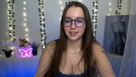 Snapshot of yours_piece_of_happiness_ chatting on 24, 1, 2025 Happy online show from 24, 1, 2025