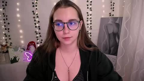 Snapshot of yours_piece_of_happiness_ chatting on 16, 10, 2025 Happy online show from 16, 10, 2025