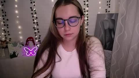 Snapshot of yours_piece_of_happiness_ chatting on 17, 10, 2025 Happy online show from 17, 10, 2025