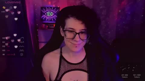 Snapshot of yourscosmic chatting on 17, 11, 2025 Yours Cosmic online show from 17, 11, 2025