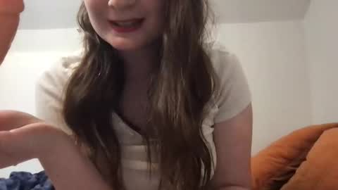 YoursTrulyBella online show from 18, 4, 2026