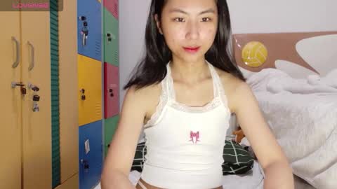 Snapshot of yoursweetestkiwi chatting on 14, 10, 2025 Kiwi online show from 14, 10, 2025