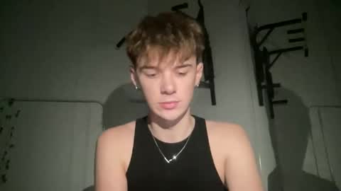 Snapshot of yoursweetyguy chatting on 18, 12, 2025 yoursweetyguy online show from 18, 12, 2025