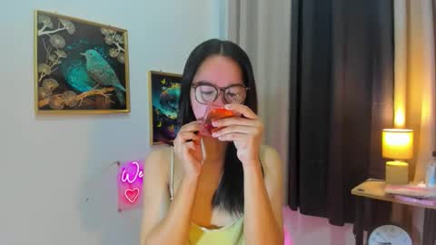 Snapshot of yourtinybunny chatting on 28, 5, 2026 yourtinybunny online show from 28, 5, 2026