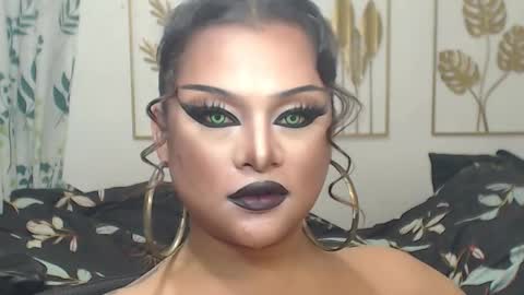 Snapshot of yourtrannyqueenxxx chatting on 30, 10, 2025 Anastacia Grey online show from 30, 10, 2025