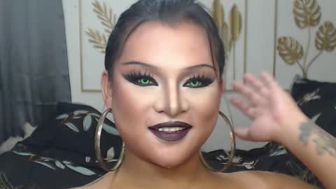 Snapshot of yourtrannyqueenxxx chatting on 28, 11, 2025 Anastacia Grey online show from 28, 11, 2025