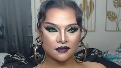 Snapshot of yourtrannyqueenxxx chatting on 16, 12, 2025 Anastacia Grey online show from 16, 12, 2025