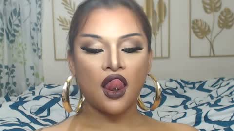 Snapshot of yourtrannyqueenxxx chatting on 25, 6, 2026 Anastacia Grey online show from 25, 6, 2026