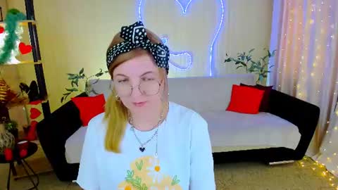 Snapshot of youruniverser chatting on 5, 7, 2026 Alice online show from 5, 7, 2026
