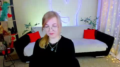 Snapshot of youruniverser chatting on 10, 7, 2026 Alice online show from 10, 7, 2026