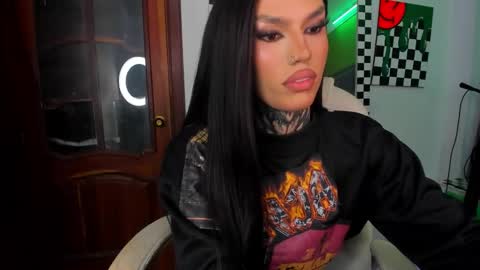 Snapshot of yourvirtualgirlfriennd chatting on 22, 11, 2025 GI online show from 22, 11, 2025