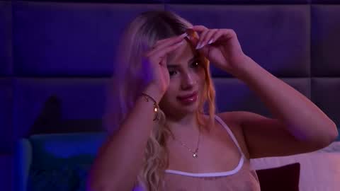 Foxie online show from 7, 11, 2025