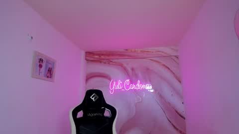 Snapshot of yuli_cardona_ chatting on 10, 11, 2025 Yuliet online show from 10, 11, 2025