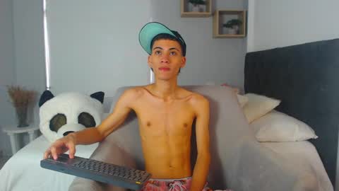 yulian_vasquez online show from 1, 3, 2025