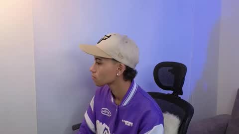 yulian_vasquez online show from 4, 10, 2025