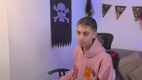 yulian_vasquez online show from 18, 10, 2025