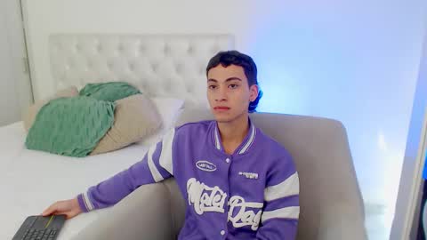 yulian_vasquez online show from 25, 2, 2026