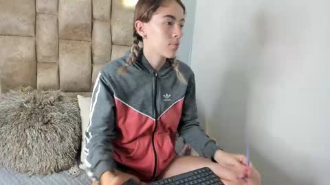 yulievans online show from 6, 3, 2025