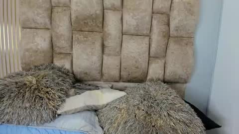 yulievans online show from 6, 3, 2025