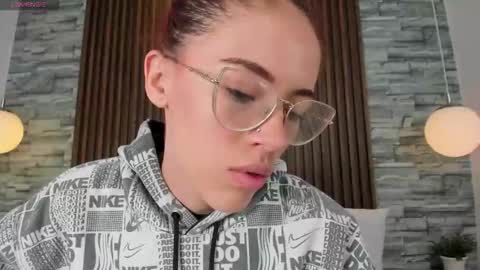 yulievans online show from 13, 10, 2025