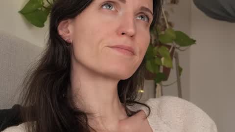 yulla dao online show from 4, 2, 2025