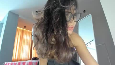 Yumi online show from 10, 12, 2024