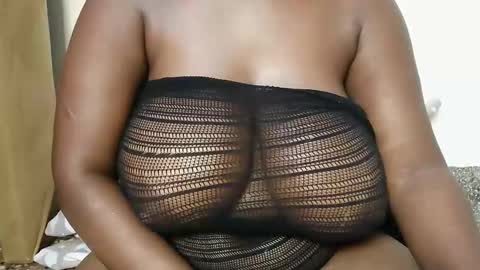 yummy_boobs01 online show from 18, 3, 2026