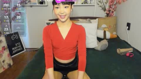 Snapshot of yummyqueen1 chatting on 15, 10, 2025 KIM online show from 15, 10, 2025