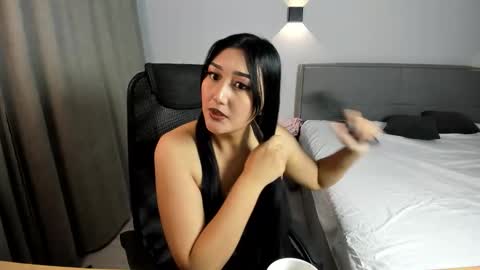 Snapshot of yunamini chatting on 19, 11, 2025 Yuna online show from 19, 11, 2025