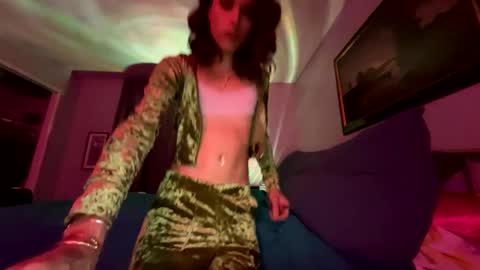 Snapshot of yungfemslut chatting on 12, 9, 2025 BbyTSSLut online show from 12, 9, 2025