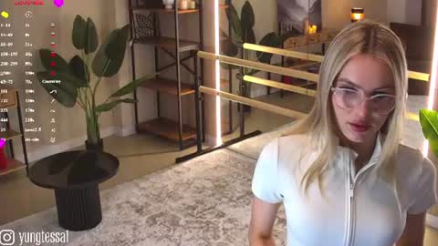 Snapshot of yungtessa chatting on 29, 6, 2026 Tessa online show from 29, 6, 2026
