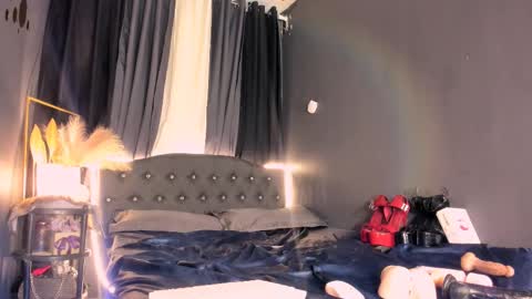 Snapshot of yuriefoster chatting on 14, 2, 2025 Yurie online show from 14, 2, 2025