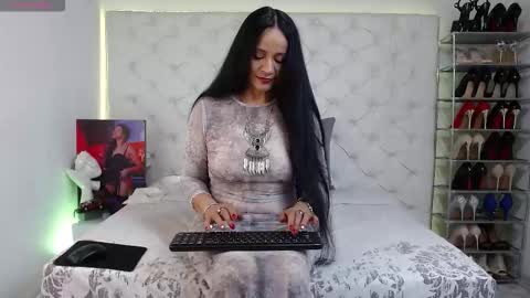 Snapshot of yury_m2_ chatting on 28, 10, 2025 2 online show from 28, 10, 2025